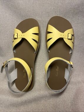 Sun-San Yellow Leather Ankle Strap Sandals. Size 11